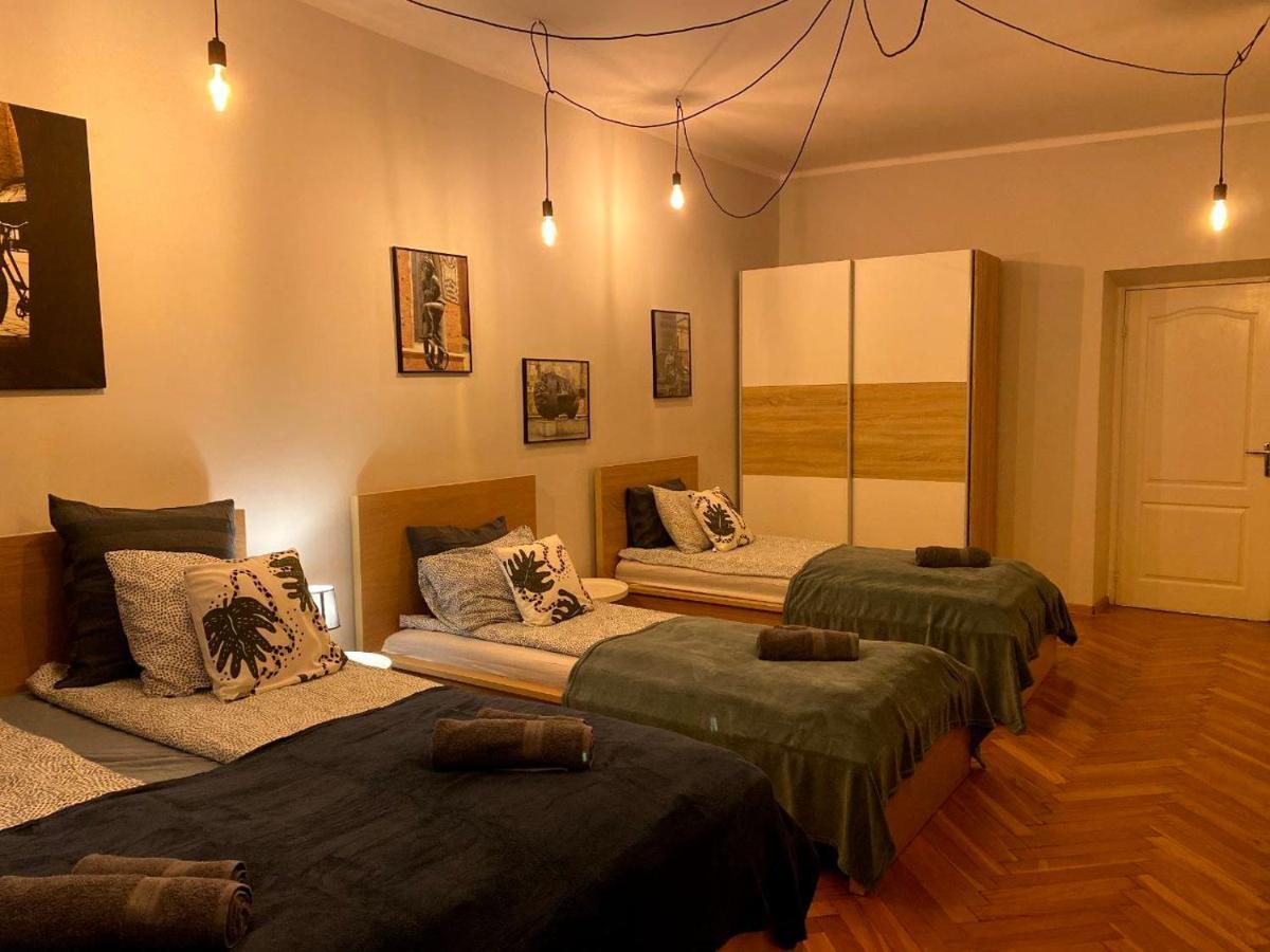 Lares And Penates Apartamento Cracovia Exterior foto
